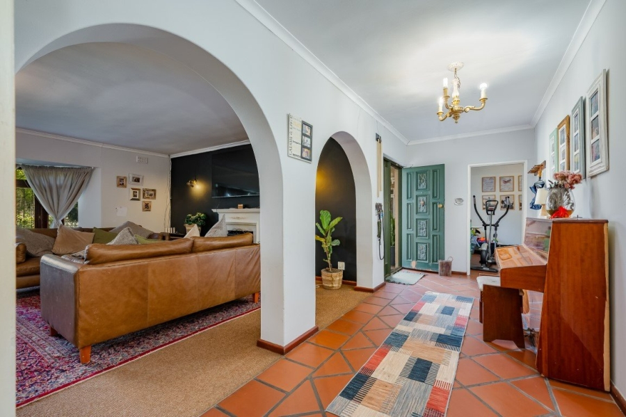 6 Bedroom Property for Sale in Golden Acre Western Cape